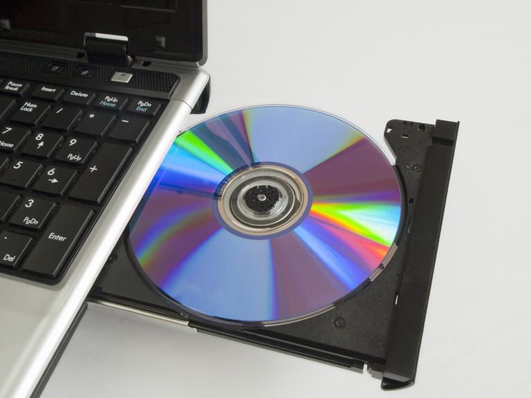Что делать если при установке системы не видны диски?
