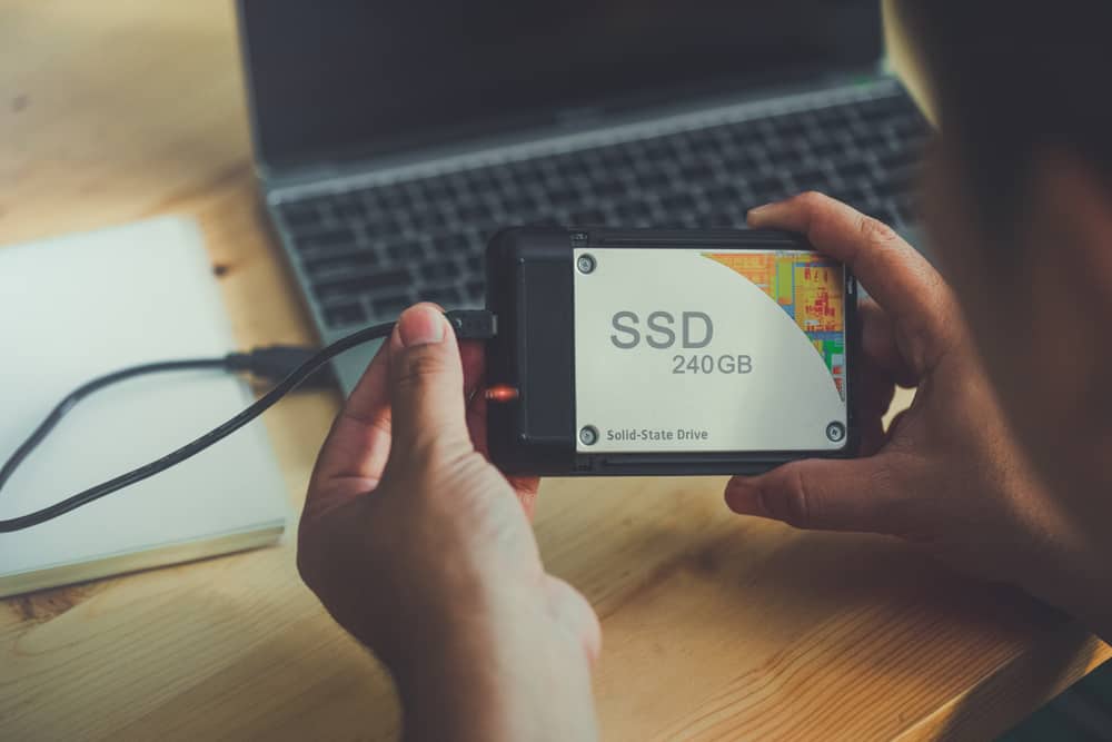 Palieliniet servera produktivitāti, izmantojot SSD diskus!